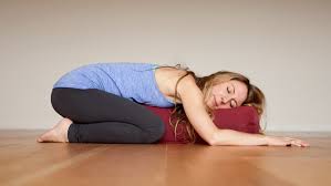 yoga poses for upper back pain help